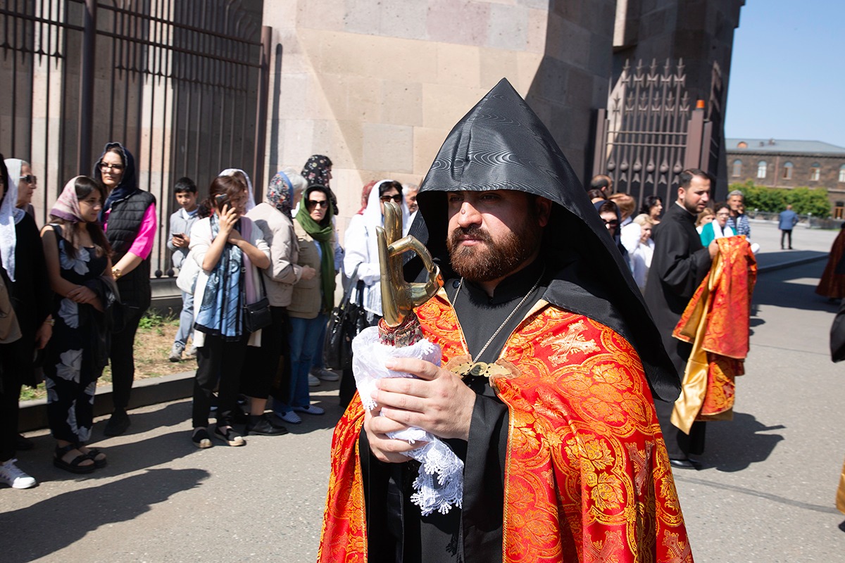 Տոնախմբվեց Սուրբ Հռիփսիմյանց կույսերի հիշատակը (նկարներ) 18 Hripsimyanc ton 7