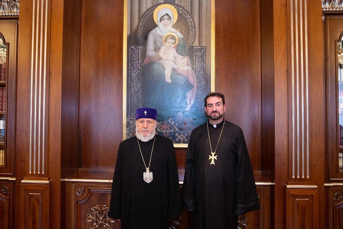 Ամենայն Հայոց Կաթողիկոսին իր գիտական կոչման վկայականը հանձնեց Տ. Աբրահամ քահանա Մալխասյանը (նկարներ) 14 Abraham 3