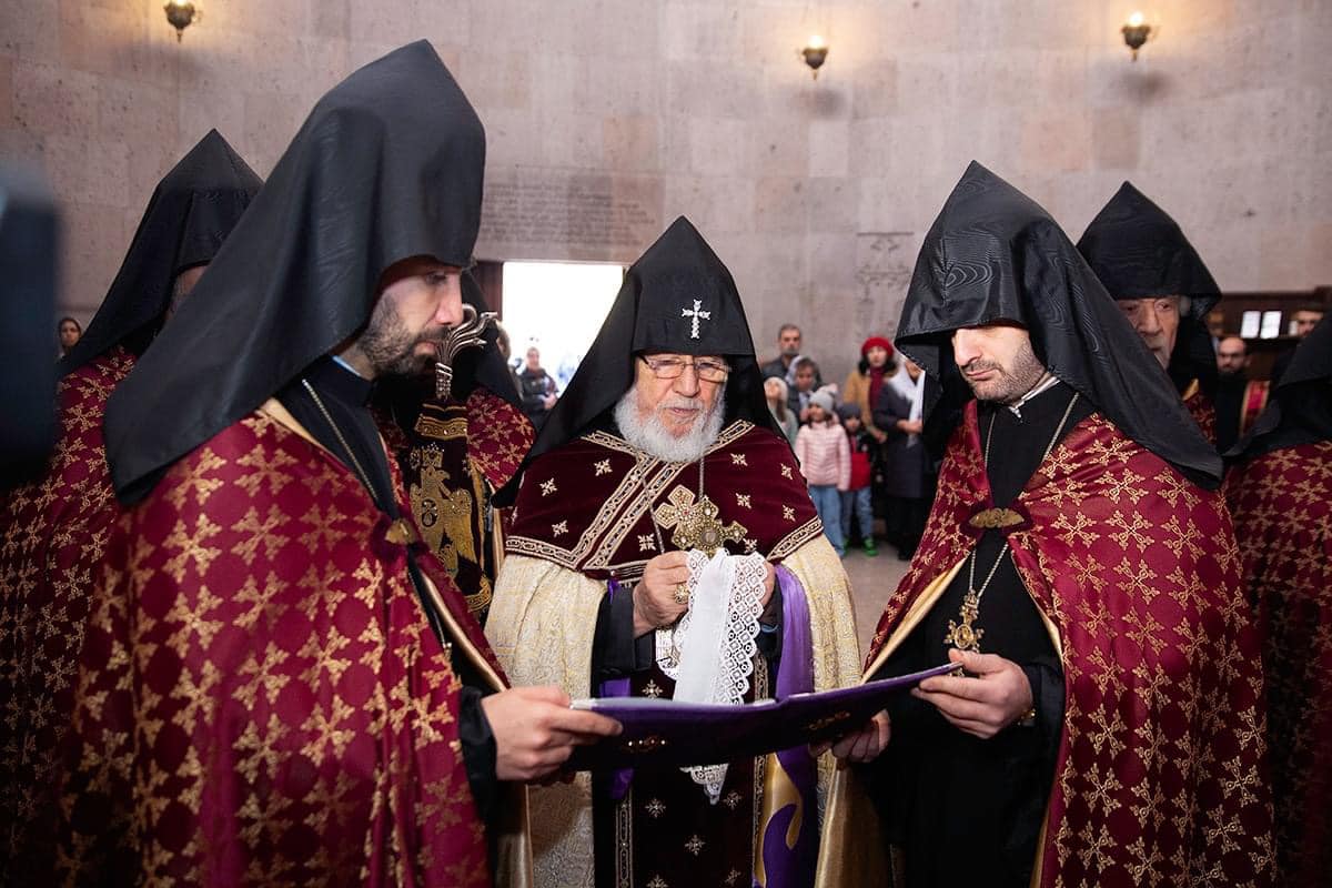 Սրբոց Հրեշտակապետաց եկեղեցի բերվեց Սուրբ Ներսես Շնորհալի հայրապետի մասունքակիր խաչը (նկարներ) 23 Masunk 13