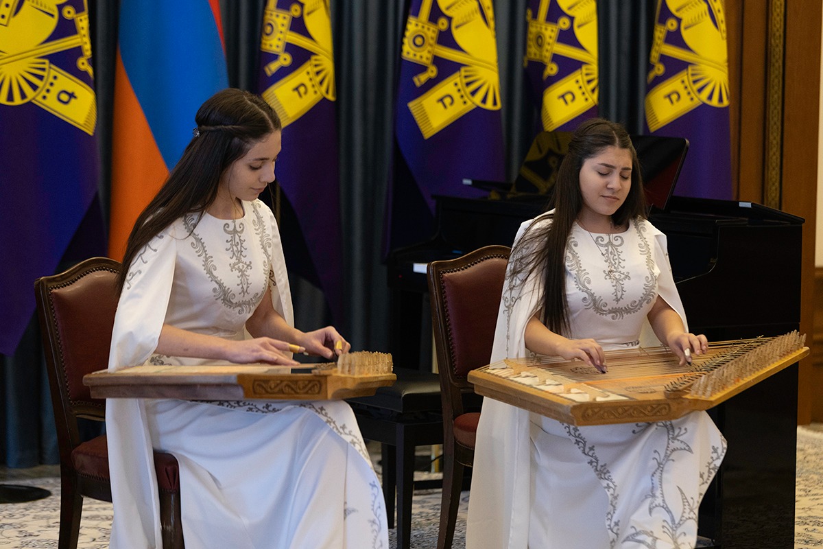 Մայր Աթոռ Ս. Էջմիածնում տեղի ունեցավ միջեկեղեցական պատվիրակությունների ու ներկայացուցիչների հանդիպում (նկարներ) 17 Mijekeghecakan patvirakutyun 15