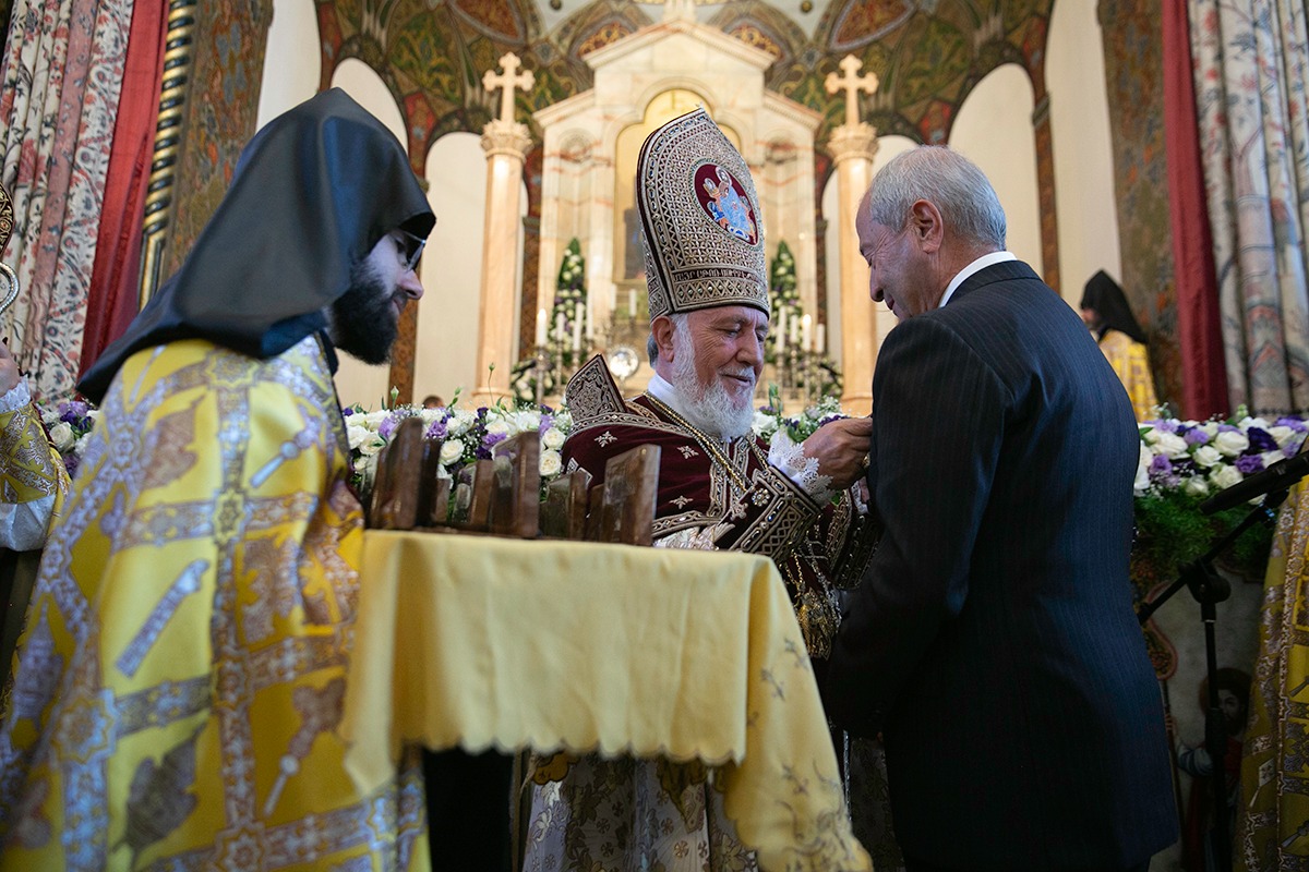 Տեղի ունեցավ Մայր Տաճարի վերաօծման արարողությունը և մատուցվեց Հայրապետական Սուրբ Պատարագ (նկարներ) 23 Tachari otsum 12