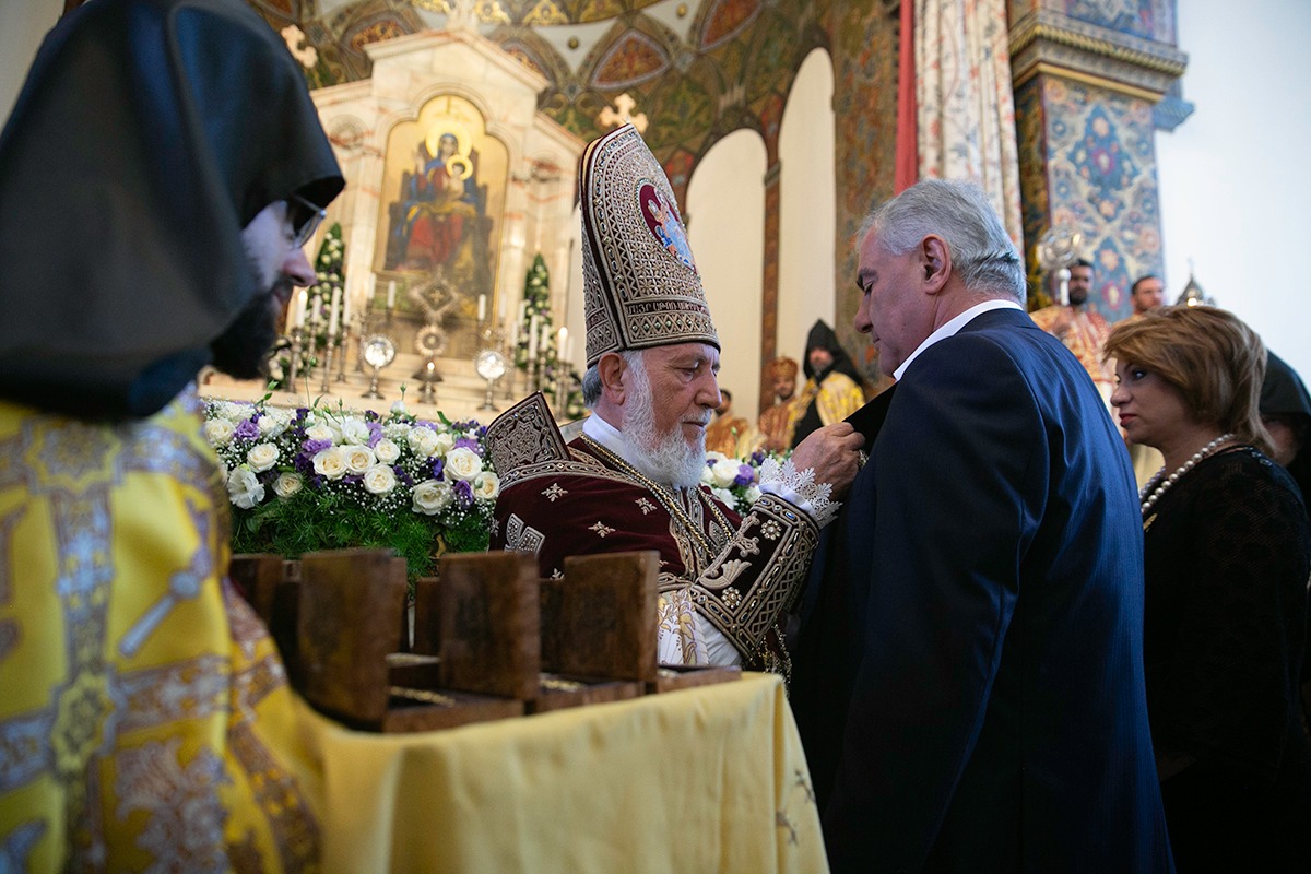 Տեղի ունեցավ Մայր Տաճարի վերաօծման արարողությունը և մատուցվեց Հայրապետական Սուրբ Պատարագ (նկարներ) 24 Tachari otsum 13