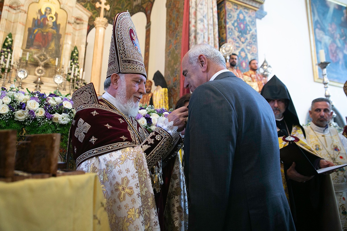 Տեղի ունեցավ Մայր Տաճարի վերաօծման արարողությունը և մատուցվեց Հայրապետական Սուրբ Պատարագ (նկարներ) 26 Tachari otsum 15