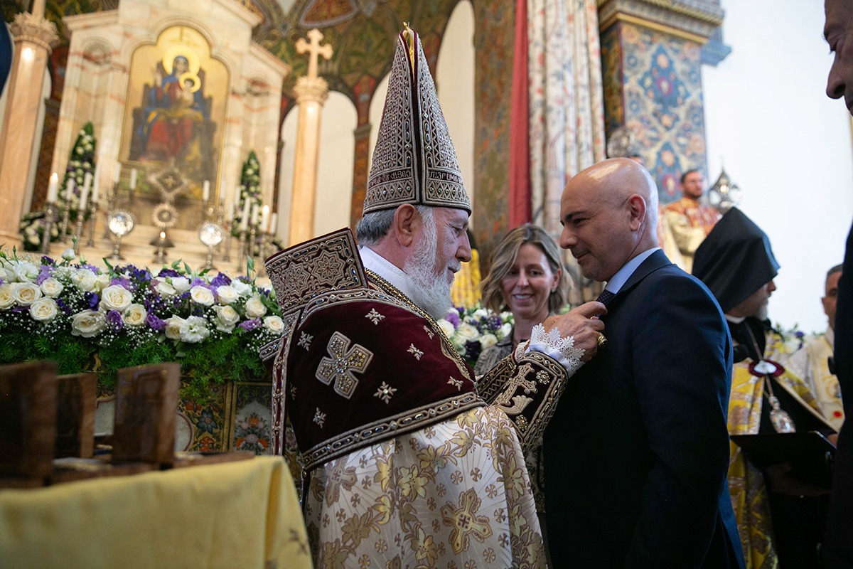 Տեղի ունեցավ Մայր Տաճարի վերաօծման արարողությունը և մատուցվեց Հայրապետական Սուրբ Պատարագ (նկարներ) 27 Tachari otsum 16