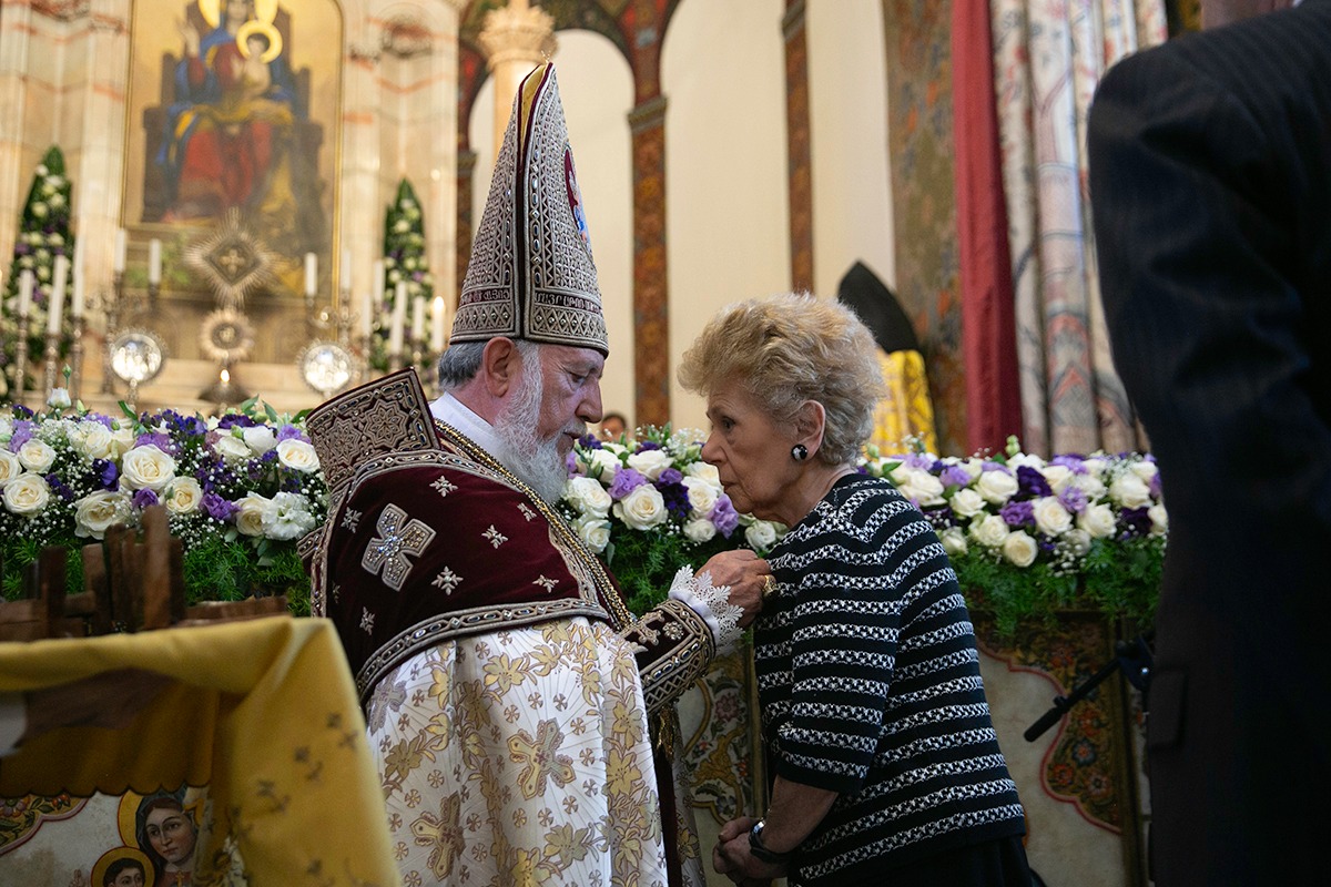 Տեղի ունեցավ Մայր Տաճարի վերաօծման արարողությունը և մատուցվեց Հայրապետական Սուրբ Պատարագ (նկարներ) 28 Tachari otsum 17