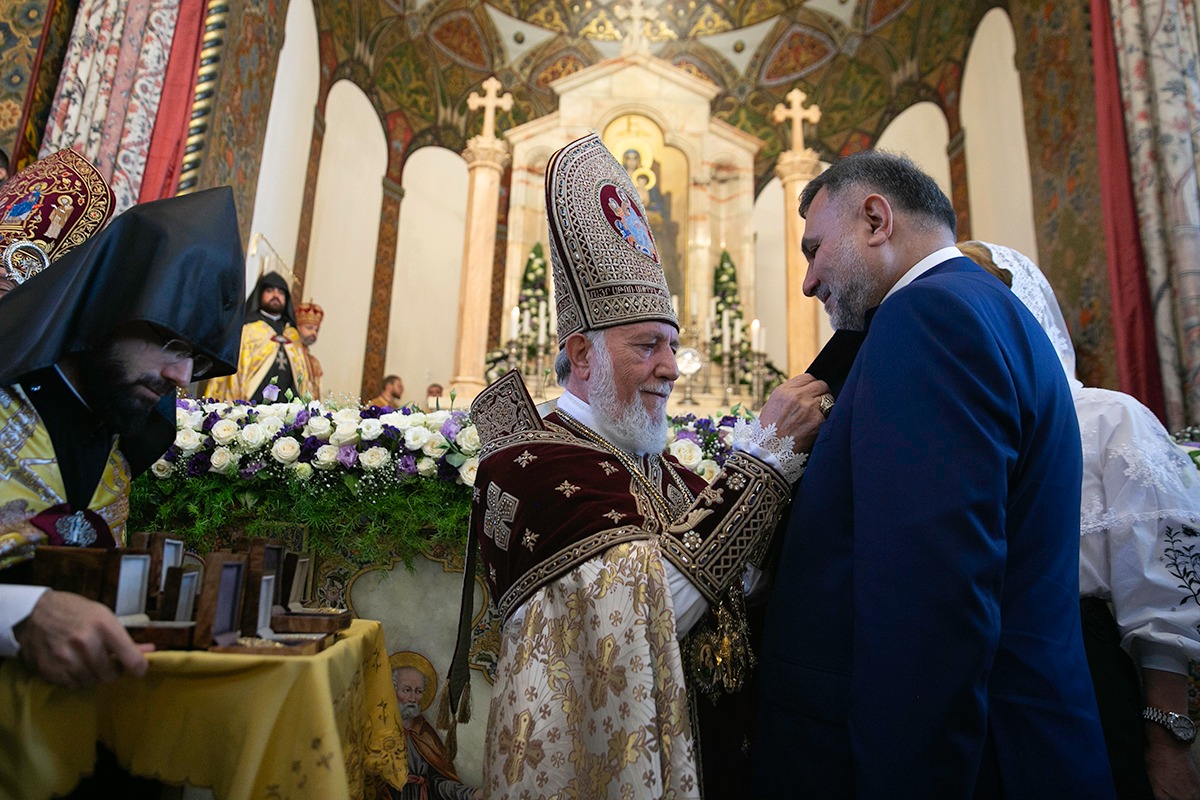 Տեղի ունեցավ Մայր Տաճարի վերաօծման արարողությունը և մատուցվեց Հայրապետական Սուրբ Պատարագ (նկարներ) 30 Tachari otsum 19