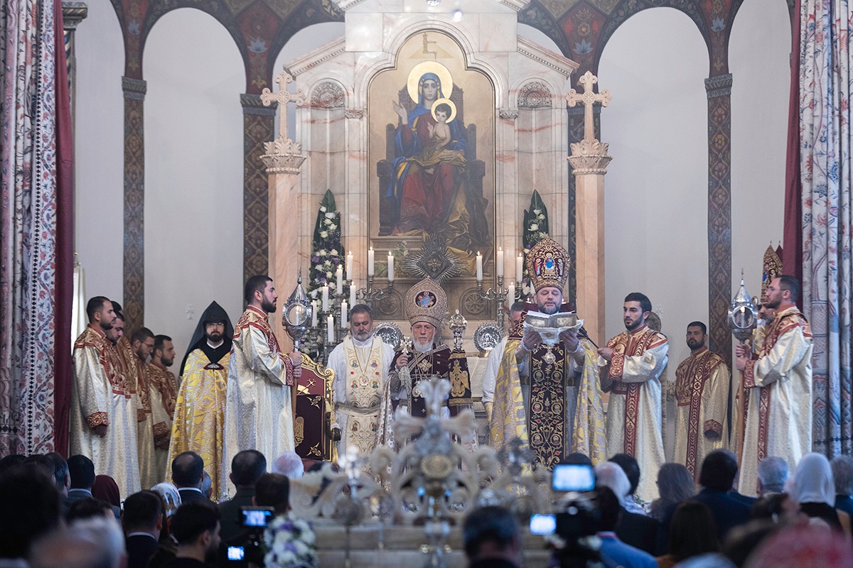 Տեղի ունեցավ Մայր Տաճարի վերաօծման արարողությունը և մատուցվեց Հայրապետական Սուրբ Պատարագ (նկարներ) 33 Tachari otsum 22