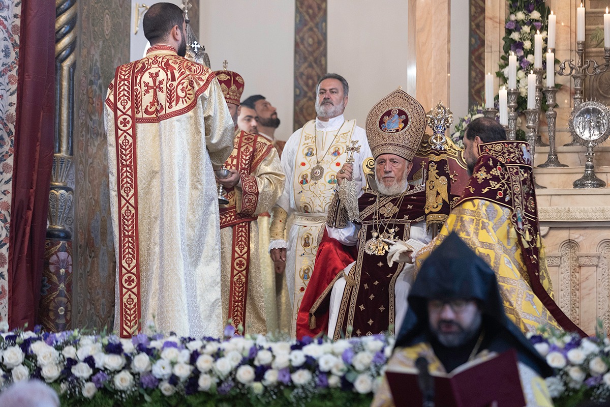 Տեղի ունեցավ Մայր Տաճարի վերաօծման արարողությունը և մատուցվեց Հայրապետական Սուրբ Պատարագ (նկարներ) 34 Tachari otsum 23