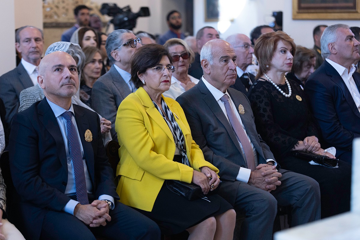 Տեղի ունեցավ Մայր Տաճարի վերաօծման արարողությունը և մատուցվեց Հայրապետական Սուրբ Պատարագ (նկարներ) 18 Tachari otsum 7