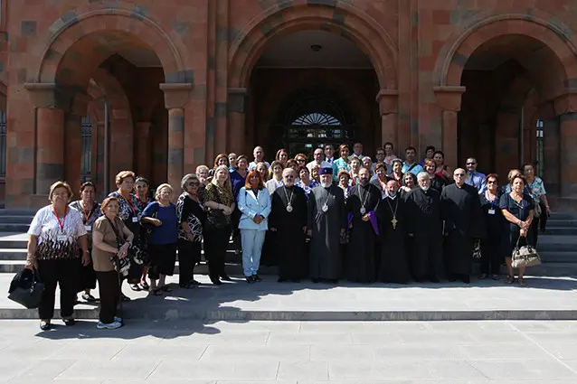 24 Polis pilgrims 1