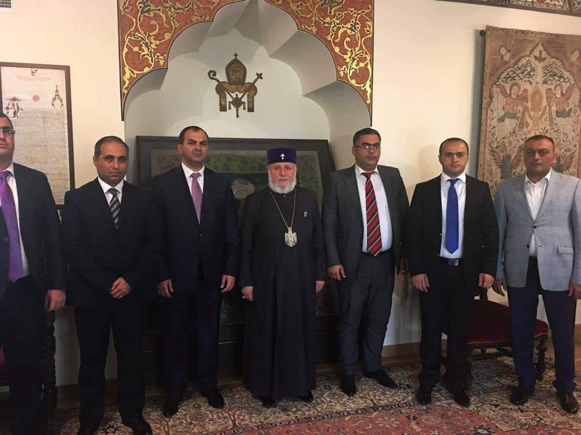 Ամենայն Հայոց Կաթողիկոսն ընդունեց ՀՀ նորանշանակ գլխավոր դատախազին 11 Noranshanak dataghaz