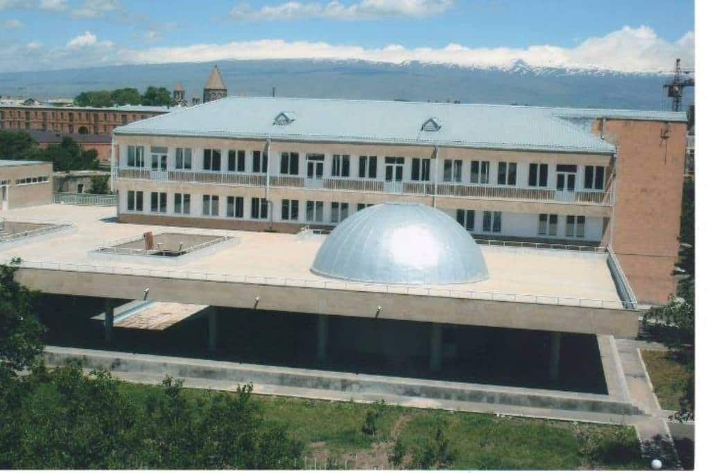 ԹԱՓՈՒՐ ԱՇԽԱՏԱՏԵՂ ԷՋՄԻԱԾՆԻ ՀԱՅՈՐԴԱՑ ՏԱՆԸ 11 Ejmiacin hayordac tun