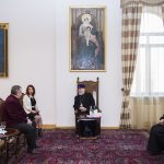 Ամենայն Հայոց Կաթողիկոսն ընդունեց ՀՀ-ում առաքելությունն ավարտող Ռումինիայի դեսպանին 12 28.02.03