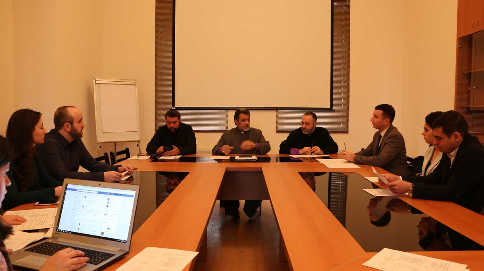 ՀԵԵՄ կազմակերպչական խմբի ժողով Մայր Աթոռում 11 23 2