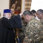 Ամենայն Հայոց Կաթողիկոսն օրհնեց Հնդկաստան բուժման մեկնող զինվորականներին (նկարներ) 15 22 2 4