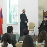 Ամենայն Հայոց Կաթողիկոսը հյուրընկալեց Տնտեսագիտական համալսարանի մի խումբ ուսանողների (նկարներ) 23 9 2 2