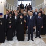 Ամենայն Հայոց Կաթողիկոսն Արմավիրի թեմի առաջնորդին հանձնեց արքության պատվի սրբատառ կոնդակը (նկարներ) 12 29 1