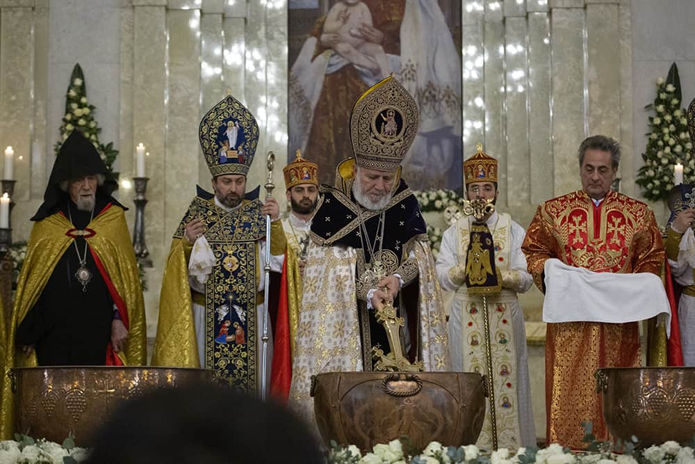 Հայրապետական Սուրբ Պատարագ Երևանի Սուրբ Գրիգոր Լուսավորիչ մայր եկեղեցում (տեսանյութ, նկարներ) 11 06 12