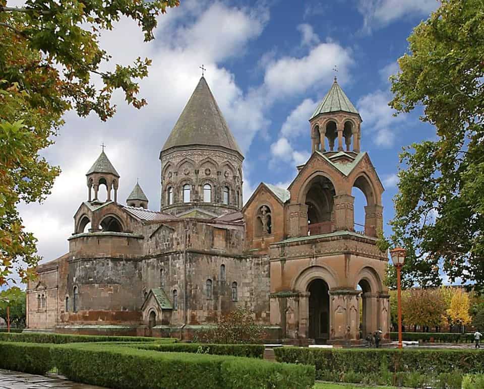 Մայր Աթոռ Սուրբ Էջմիածնում շարունակվում են նվիրատվություններ ստացվել 11 Mayr Ator 127
