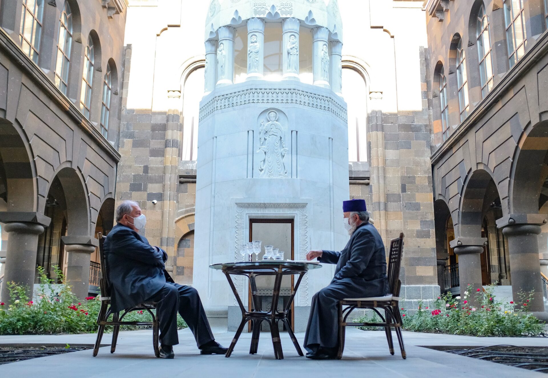 Նախագահ Արմեն Սարգսյանը Մայր Աթոռում հանդիպել է Ամենայն Հայոց Կաթողիկոսի հետ 11 Armen Sargsyan3