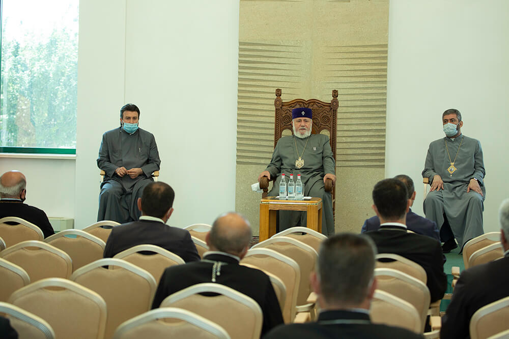 Ամենայն Հայոց Կաթողիկոսն ընդունեց Արմավիրի թեմի քահանաներին (նկարներ) 11 12.04