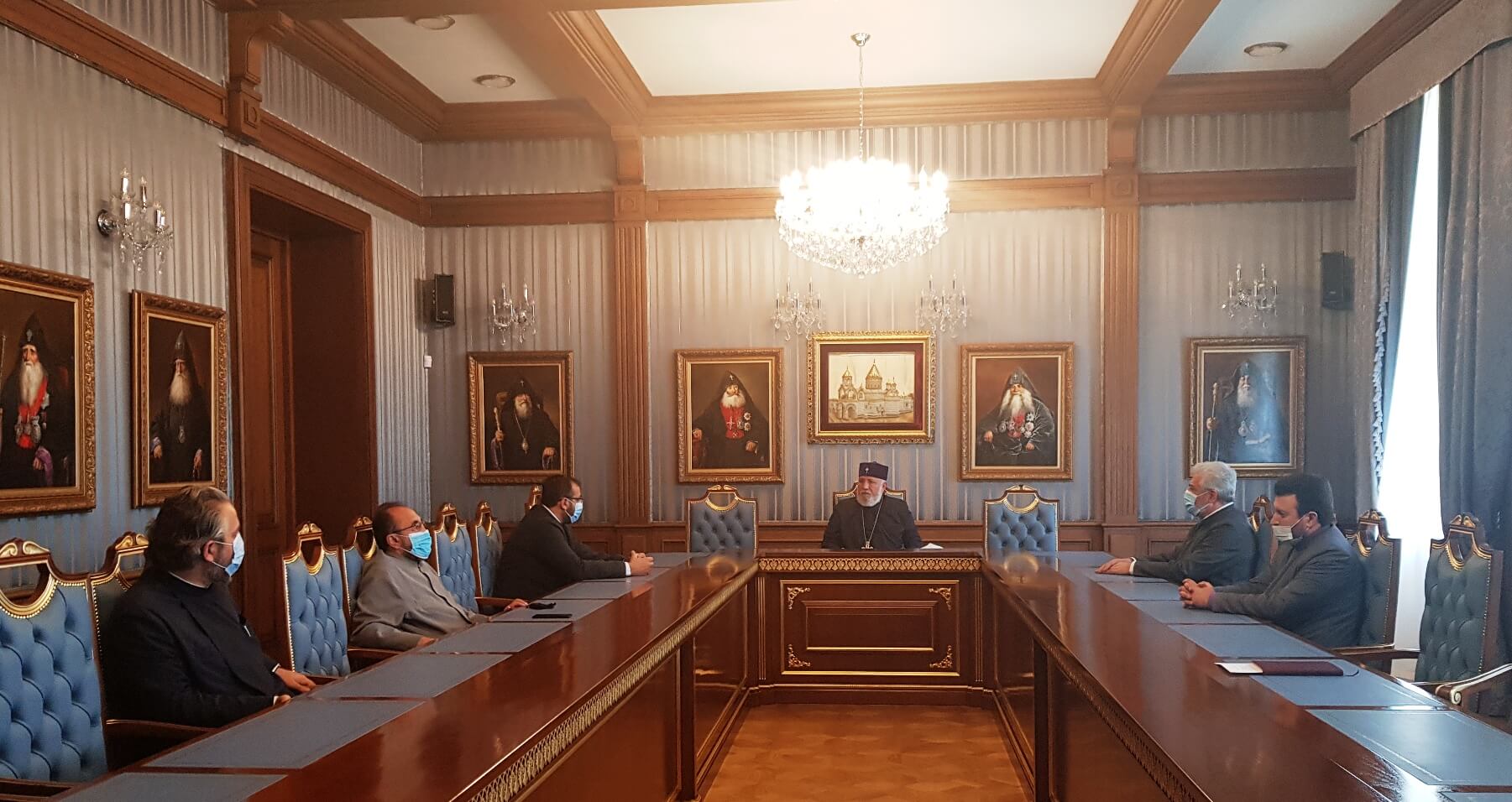 Ամենայն Հայոց Կաթողիկոսը հանձնարարականներ տվեց Արցախում տիրող իրավիճակի առնչությամբ 11 28 1