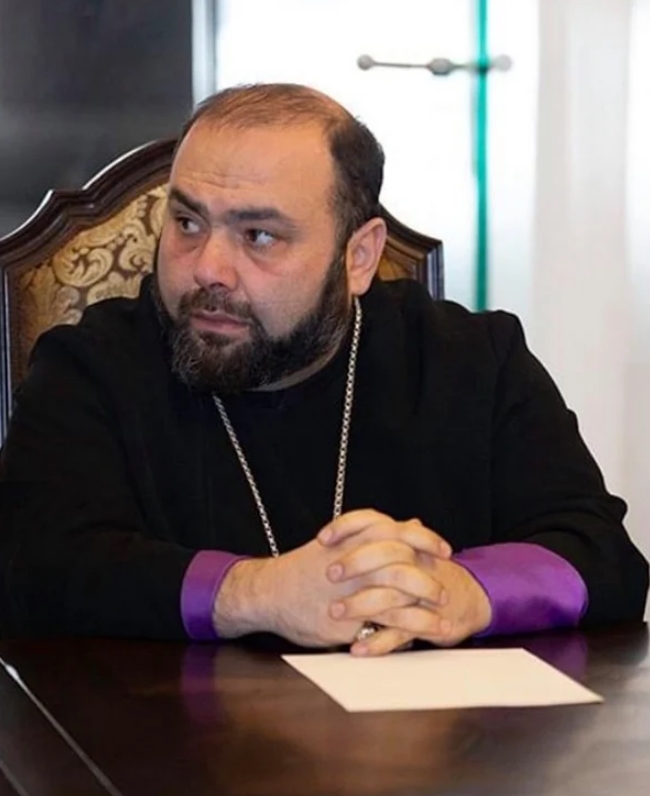 «Աղոթում եմ՝ վարչապետի հրաժարականով ազգային միասնականությունը վերահաստատվի». Մկրտիչ Սրբազան 11 T. Mkrtich eps 324