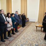 Ամենայն Հայոց Կաթողիկոսը շնորհավորեց Մայր Աթոռի պաշտոնեությանը (նկարներ) 19 12.01.01