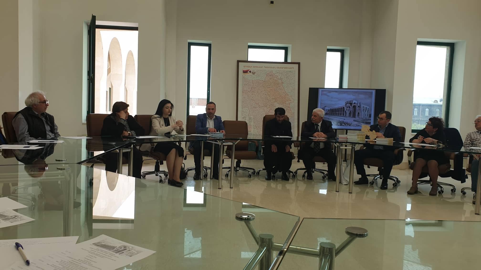 Ազգային գրադարանային շաբաթվա շրջանակում քննարկվեցին Արցախին վերաբերող մի շարք հարցեր… 11 azgayin gradarab 2022