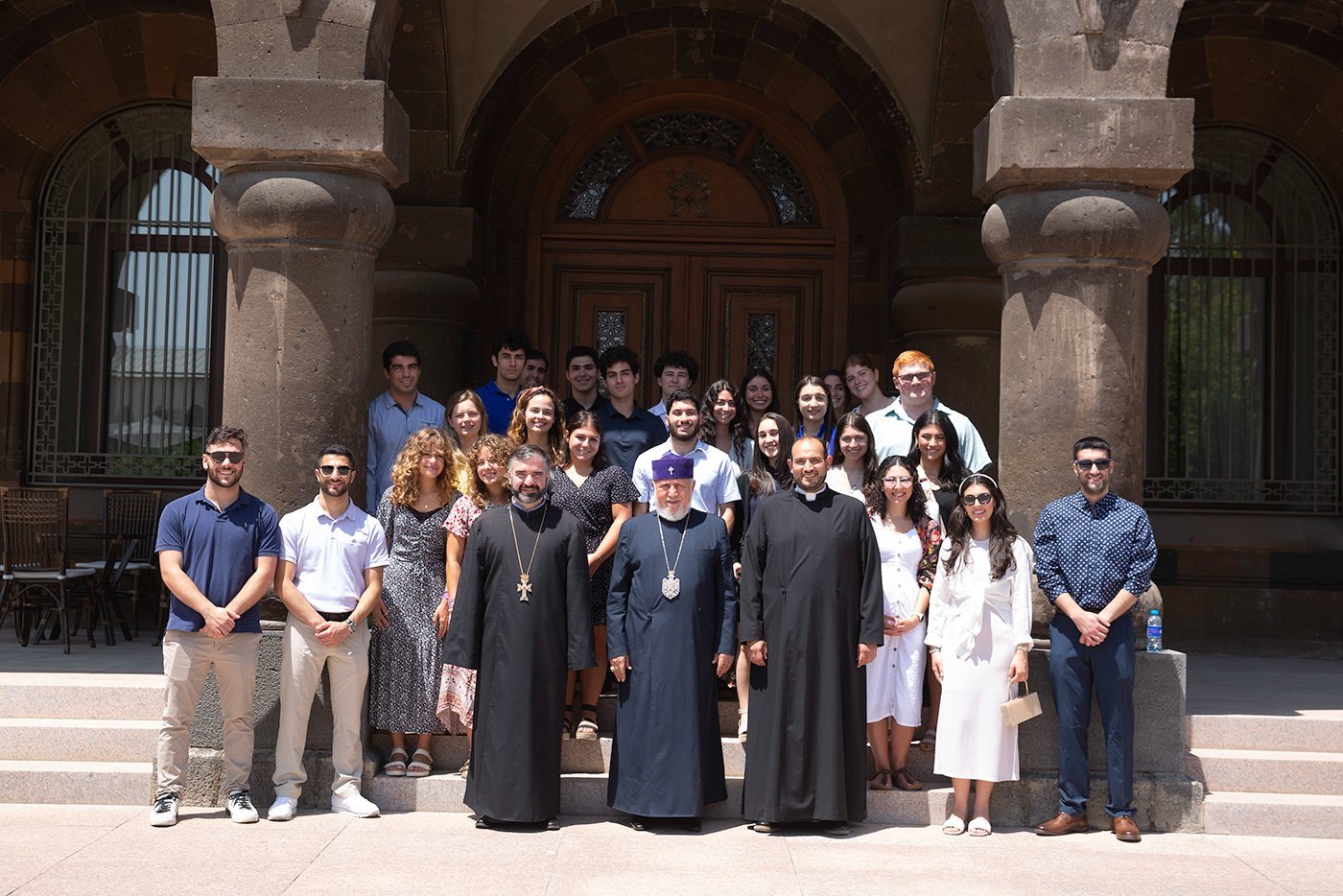 Ամենայն Հայոց Կաթողիկոսն ընդունեց ԱՄՆ Արևելյան հայոց թեմի երիտասարդ ուխտավորներին (նկարներ) 44 Arecmtyan temi ukhtavorner 8