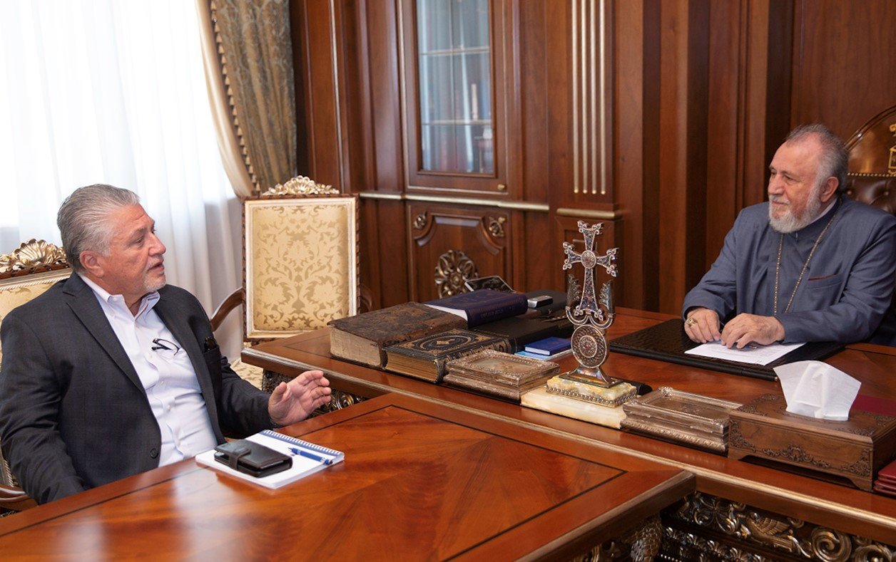 Ամենայն Հայոց Կաթողիկոսն ընդունեց Դաքքայի հայկական եկեղեցու հոգաբարձուների խորհրդի ատենապետին 22 Daqayi ekegheci 01.08.2022