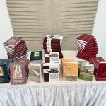 ՄԱՅՐ ԱԹՈՌ ՍՈՒՐԲ ԷՋՄԻԱԾՆԻ ՀՐԱՏԱՐԱԿԱԾ ԳՐՔԵՐԻ ՇՆՈՐՀԱՆԴԵՍ (նկարներ) 24 Grqeri shnorhandes 1