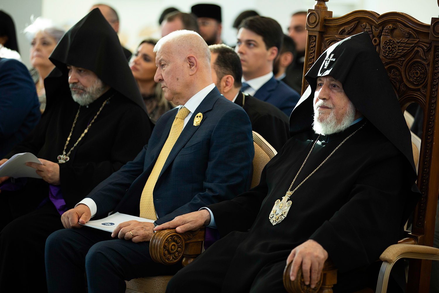 Մայր Աթոռ Սուրբ Էջմիածնում տոնախմբվեց Ռումինիայի Հայոց թեմի հիմնադրման 620-ամյակը (նկարներ) 36 Ruminyayi temi 620 2