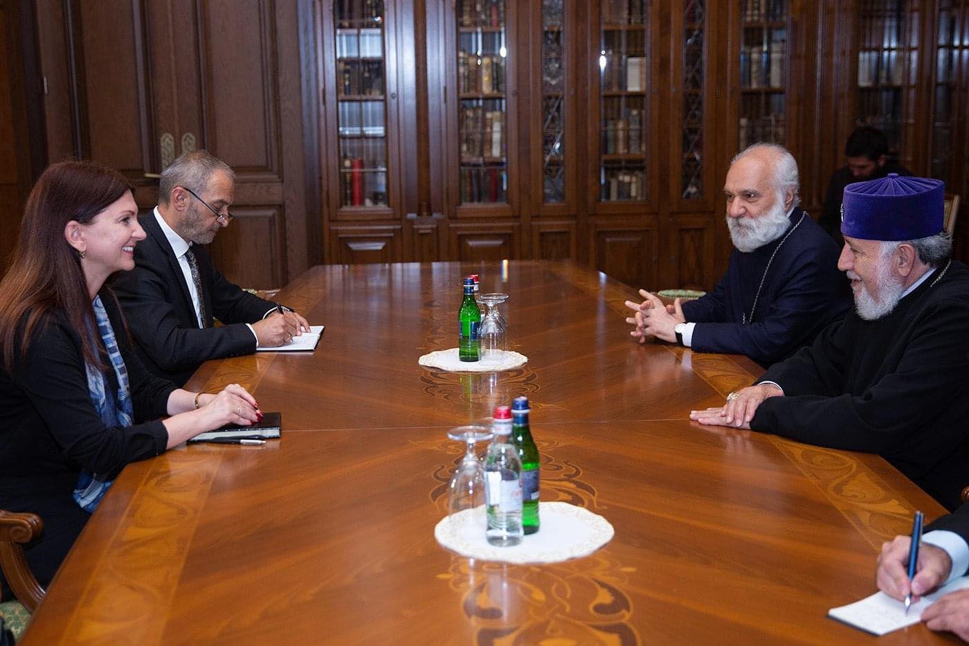 Ամենայն Հայոց Կաթողիկոսն ընդունեց ՀՀ-ում Սերբիայի դեսպանին (նկարներ) 30 Serbia despan 2