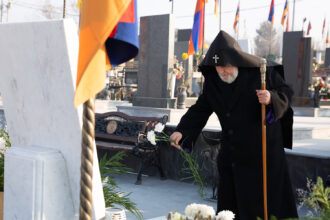 Ամենայն Հայոց Կաթողիկոսն այցելեց «Եռաբլուր» պանթեոն (նկարներ) 30 11.12