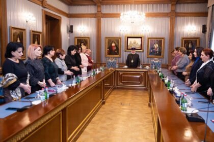 Hayoryac tan pataskhanatuner 1