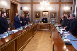 Մայր Աթոռի Իրավախորհրդատվական հանձնախումբը քննարկեց Արցախի շրջափակման պայմաններում Եկեղեցու իրականացրած աշխատանքները և առաջիկա անելիքները 52 Iravakhorhrdatvakan 1