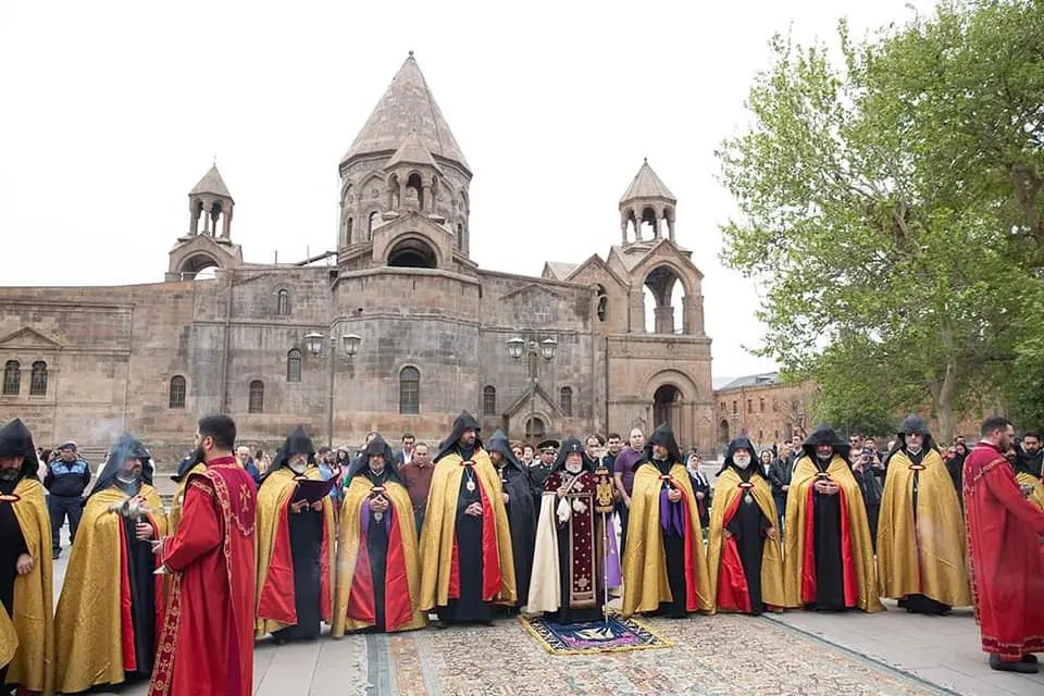 Հայոց Ցեղասպանության սուրբ նահատակների ոգեկոչման արարողությունները Մայր Աթոռ Սուրբ Էջմիածնում (նկարներ) 1 Ceghaspanutyan vogekochum 10