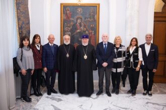 Ամենայն Հայոց Կաթողիկոսն ընդունեց ՀԲԸՄ Բուենոս Այրեսի պատվիկակությանը 30 HBYM bounus aryes 2