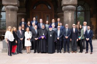 Ամենայն Հայոց Կաթողիկոսն ընդունեց Արգենտինայից ժամանած պատվիրակությանը 14 argetina patvirakutyun 1