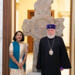 Ամենայն Հայոց Կաթողիկոսն ընդունեց Հայաստանում Հնդկաստանի նորանշանակ դեսպանին 25 Hndkastani despan 2