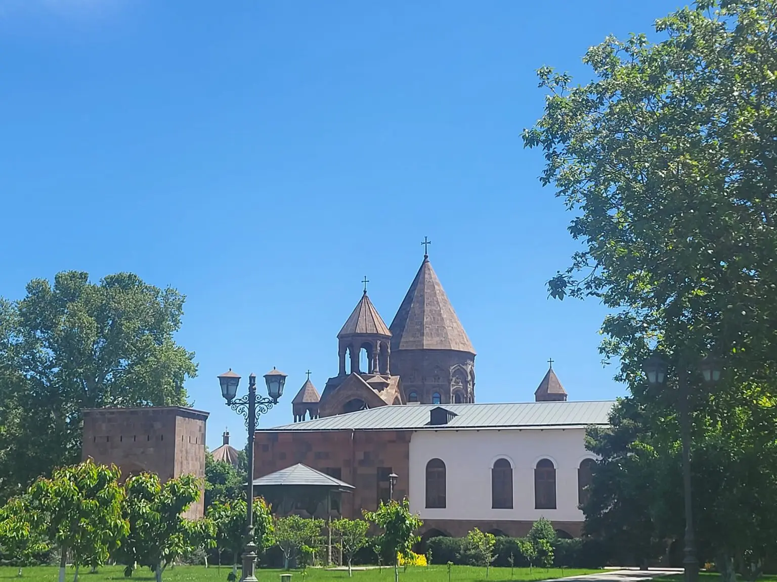 Եկեղեցիներում պարբերաբար կատարվելու են ամենօրյա աղոթքներ՝ ի զորակցություն Արցախի ժողովրդի 11 Mayr Ator 397