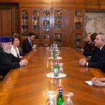 Ամենայն Հայոց Կաթողիկոսն ընդունեց Ֆրանսիայի Օ-դը-Ֆրանս շրջանի նախագահի գլխավորած պատվիրակությանը 13 fransia oe fans 1