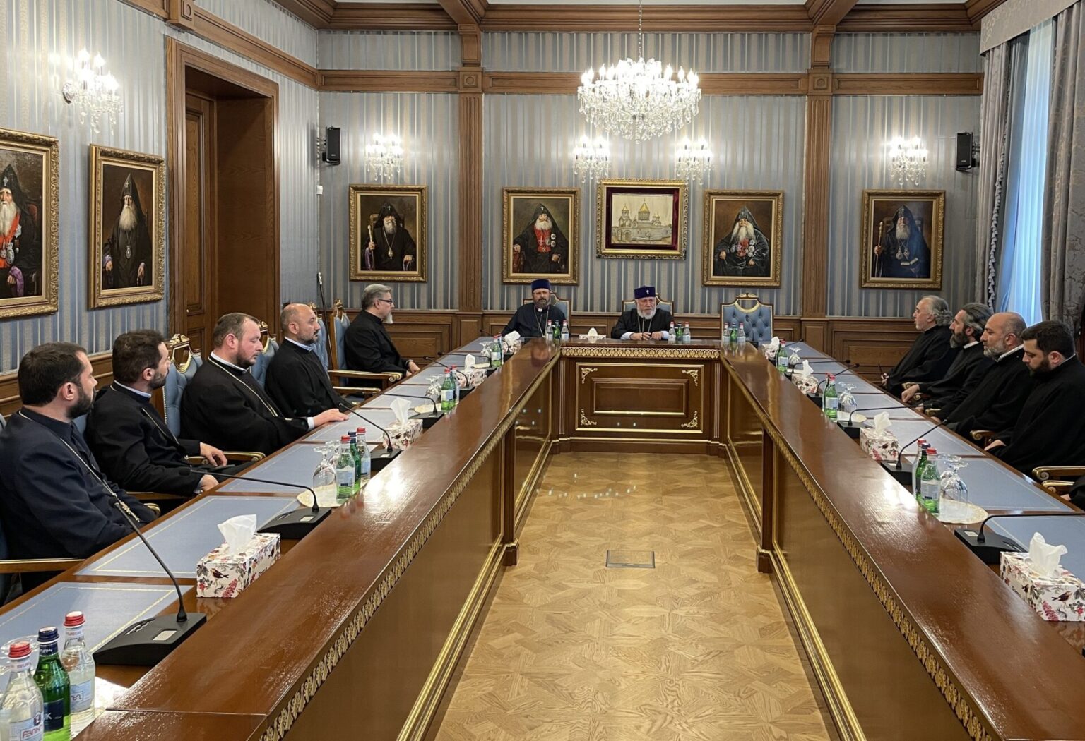 Ամենայն Հայոց Կաթողիկոսն ընդունեց միաբանական համագումարի գործող և նորընտիր հանձնախմբերի անդամներին 11 Hamagumar handznkhumb