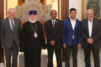 Ամենայն Հայոց Կաթողիկոսն ընդունեց Կալիֆորնիայի համալսարանի պատվիրակությանը 16 Kalifornayi hamlsaran 4