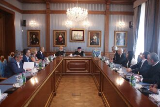 Ամենայն Հայոց Կաթողիկոսն ընդունեց Հայաստանի 6-րդ միջազգային բժշկական համագումարի մասնակիցներին (նկարներ) 12 6rd mijazgayin hamagumar 1