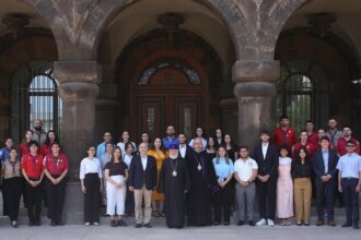 Ամենայն Հայոց Կաթողիկոսն ընդունեց ՀԲԸՄ-ի տարբեր ծրագրերի սփյուռքահայ երիտասարդներին (նկարներ) 32 HBYM 09.06