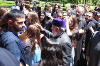 Ամենայն Հայոց Կաթողիկոսն իր օրհնությունը բաշխեց «Սուրբ Էջմիածինը մեր հավատքի ծննդավայր» համահայկական ուխտագնացության մասնակիցներին (նկարներ) 38 HEHEM 07.04