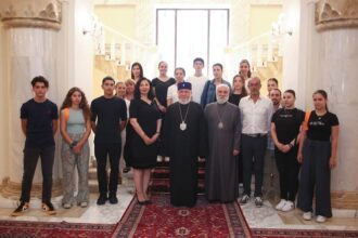 Ամենայն Հայոց Կաթողիկոսն ընդունեց «Ֆրանսիայի հայ երիտասարդություն» ընկերակցության անդամներին 20 Franc hay eritasardner 3