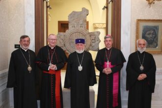 Ամենայն Հայոց Կաթողիկոսն ընդունեց Վատիկանի պետքարտուղարին 26 Vatikani petqartughar 2